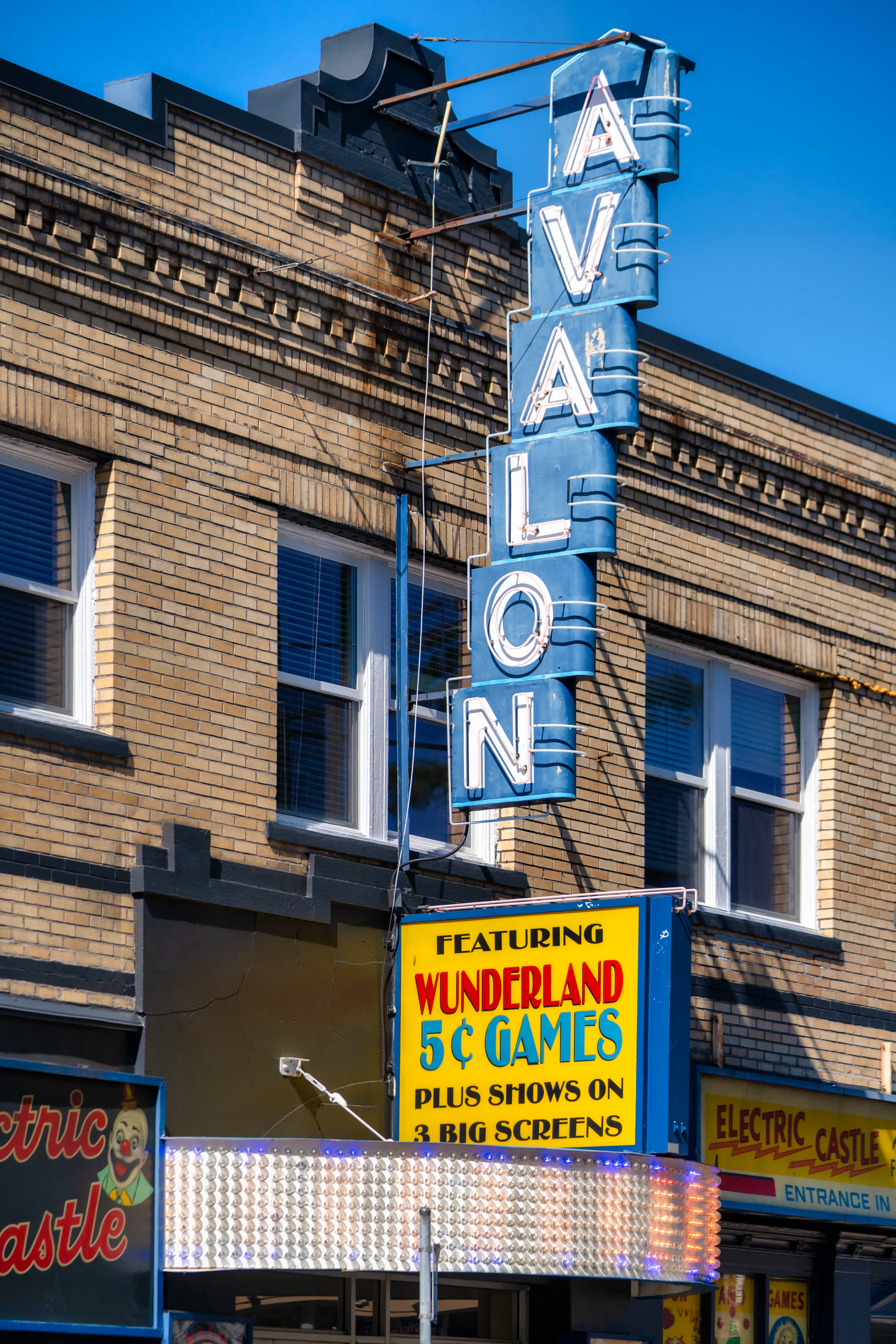 A neighborhood perch where Portland's best tables are just steps away ...